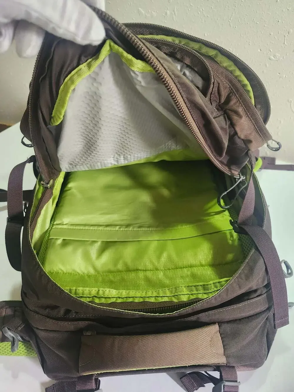 Osprey Tropos 24/7 Laptop Backpack Brown Green